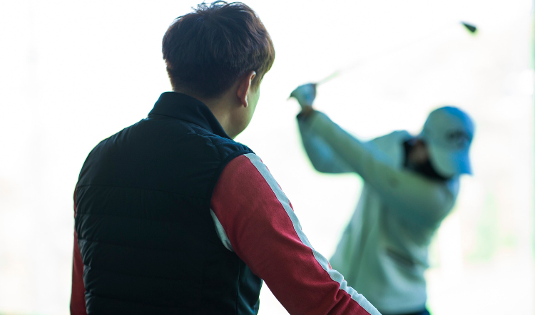 Are Golf Lessons Worth It? The Pros and Cons of Golf Lessons